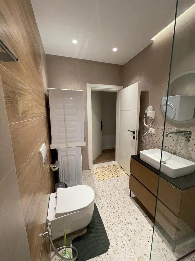 Downtown Studio Apartments Tirana 0*,