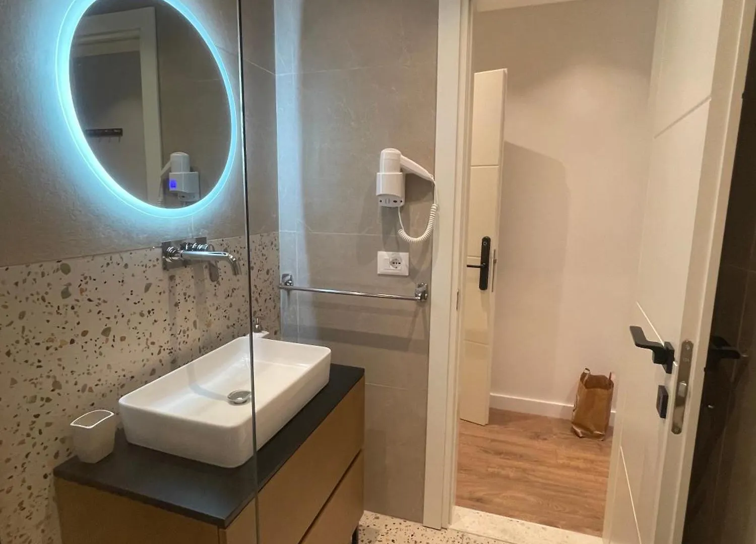 Downtown Studio Apartments Tirana