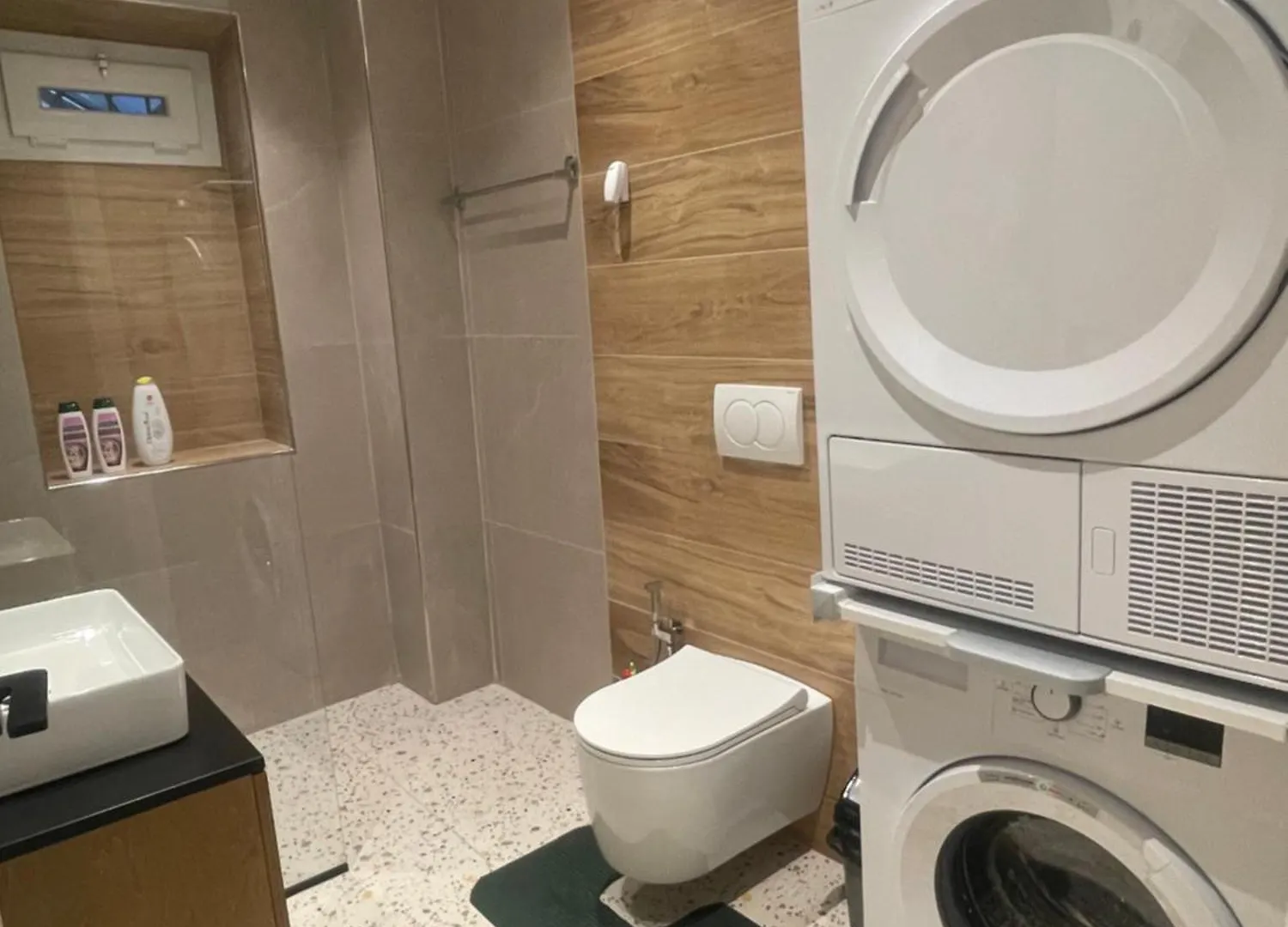 Downtown Studio Apartments Tirana